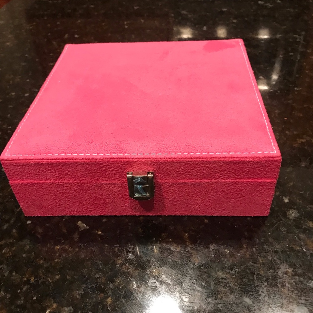 Jewelry box